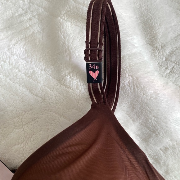 NWT Victoria’s Secret. Lightly Lined Bra. 34B - Picture 3 of 5